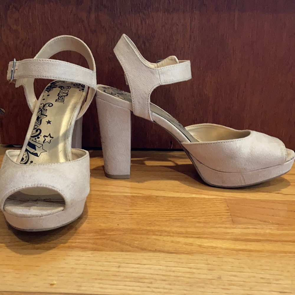 Off white heel